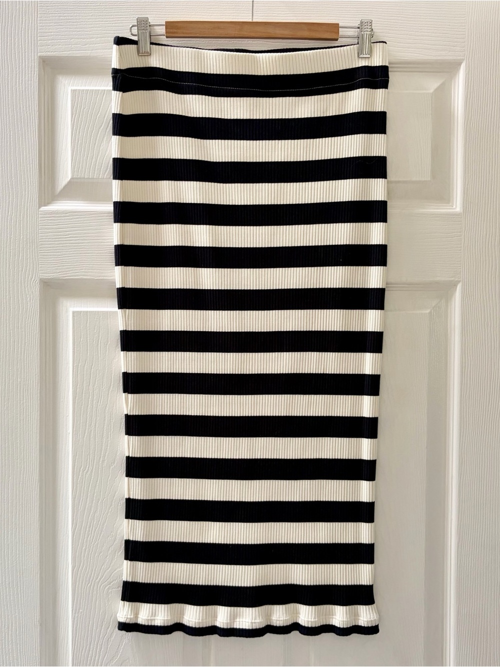 H&M Black and White Striped Ribbed High-Waisted Midi Pencil Skirt, Size Medium